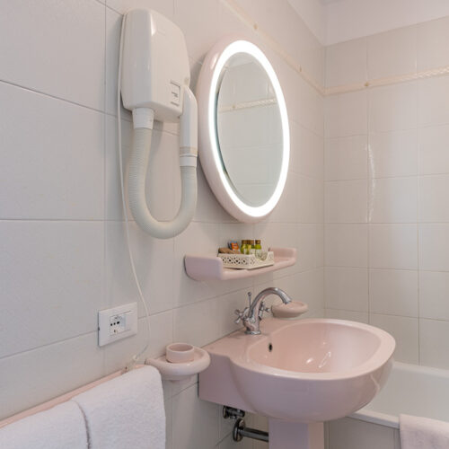 Junior Suite - Bagno con vasca